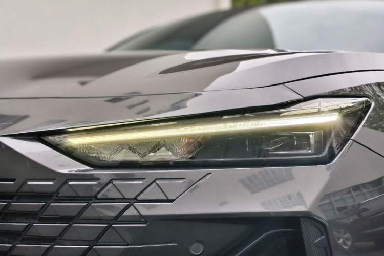 Used CHANGAN UNI-V 2022 1.5T Sport Edition
