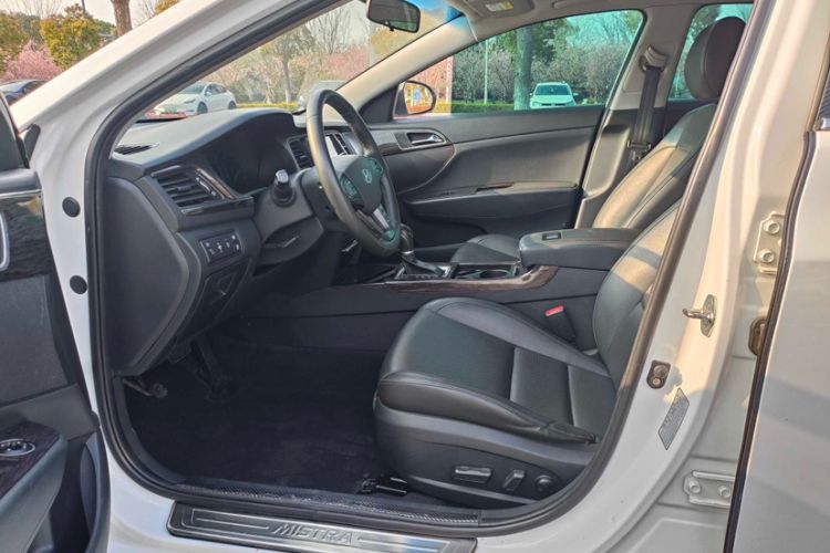 Used Hyundai Mistra 2017 1.8L Automatic Deluxe DLX Model China V Emission Standard Interior 2