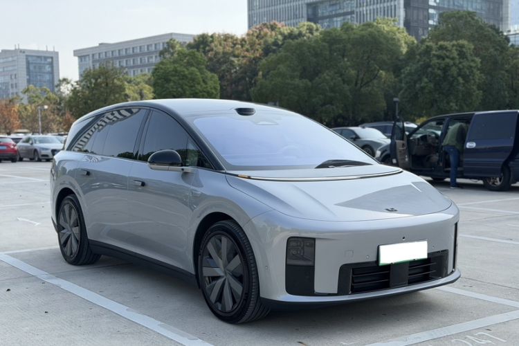 Used Li Auto Li Auto i8 2025 Model Standard Version
