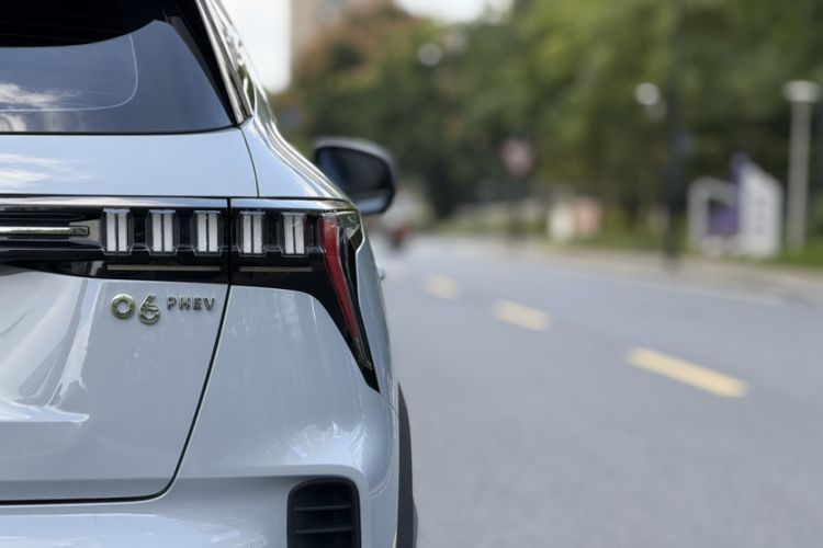 Used Lynk & Co 06 EM-P 2022 PHEV 84 km Range Pro Version