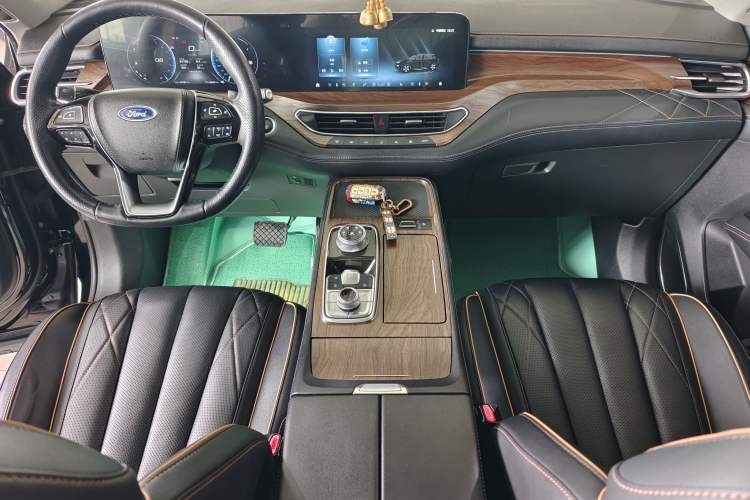 Used Ford Equator 2021 EcoBoost 225 Premier 6-Seater Interior 5