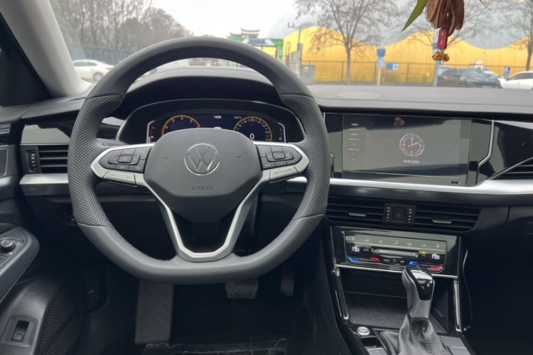 Used Volkswagen Passat 2025 Outstanding Model 380TSI Starry Dragon Edition Interior 5