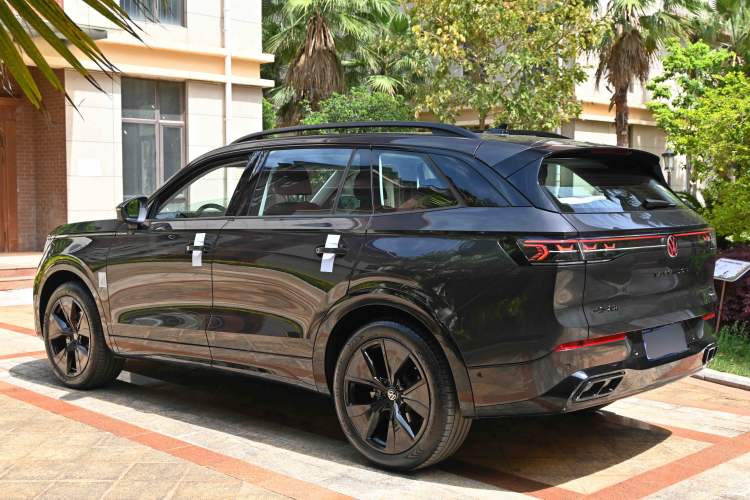 Used Volkswagen Tavendor 2024 380TSI All-Wheel Drive R-Line Blacklight Knight Edition Exterior 3