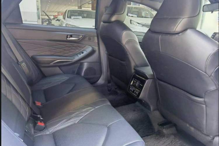 Used Toyota Avalon 2019 2.5L Touring Premium Version China VI Standard