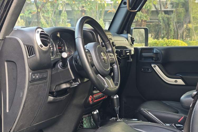 Used Jeep Wrangler 2015 3.6L Rubicon Four-Door Comfort Edition