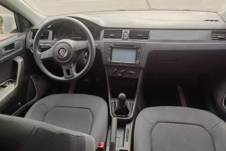 Used Volkswagen Santana 2015 1.4L Manual Fashion Edition
