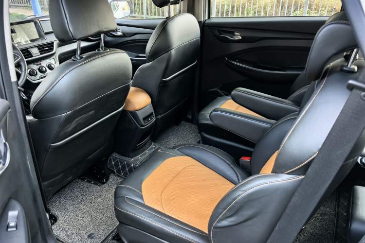 Used Wuling Hongguang S3 2019 1.5L Manual Comfort Model China VI Standard
