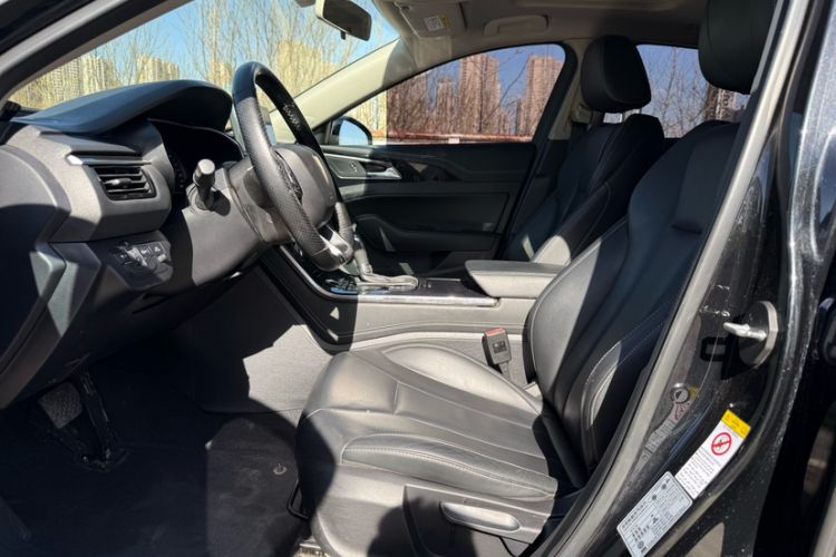 Used Hongqi H5 2019 30TD Dynamic Edition Interior 2