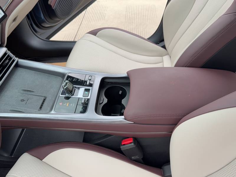 Used BYD Seal 2023 DM-i 1.5T 121km Prestige Model — 35