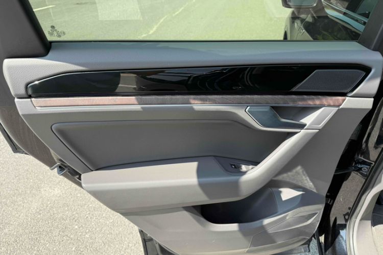 Used Volkswagen Touareg 2022 3.0 TSI Luxury Edition Black Diamond Sport Package
