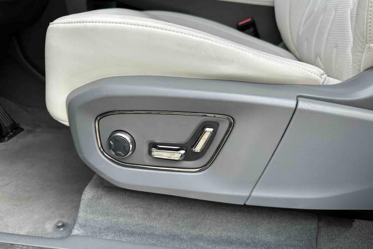 Used Zeekr 009 2024 Six-Seat Executive Version 4WD 108 kWh