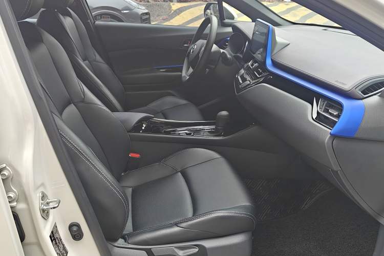 Used Toyota IZOA 2020 2.0L Enjoy Edition