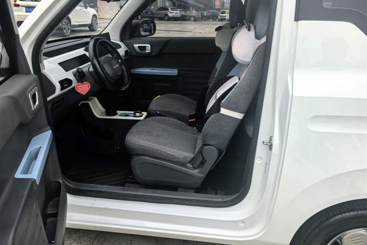 Used Geely Galaxy Panda 2023 Panda Mini 200km Endurance Bear Driver Seat