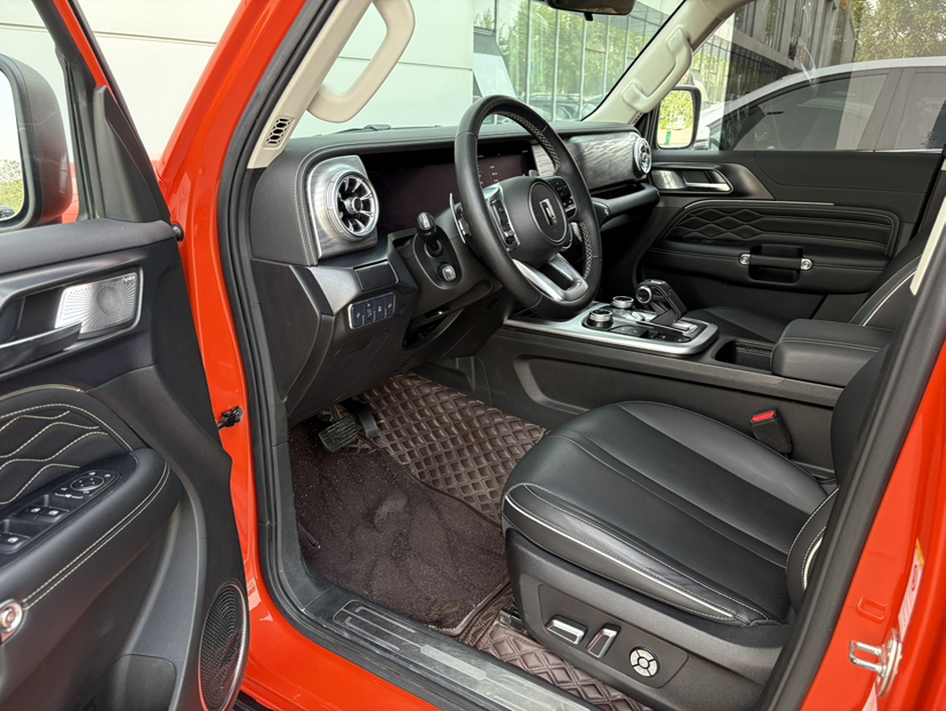 Переднее сиденье в автомобиле