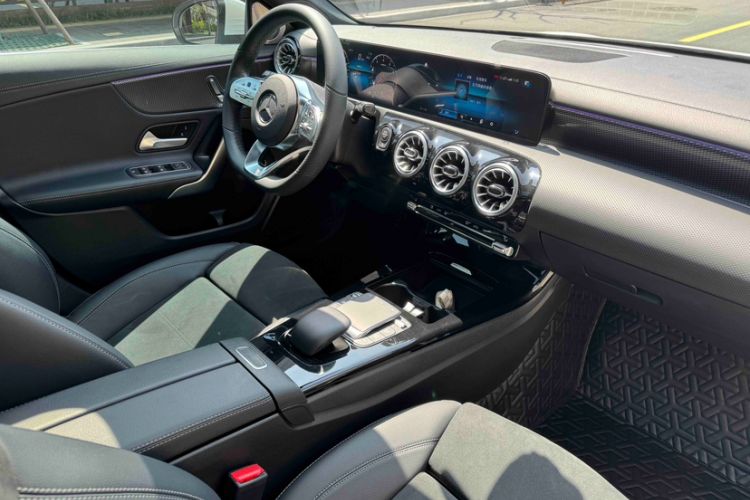 Used Mercedes-Benz A-Class 2022 Revised Version A 200 L Sport Sedan Fashionable Style