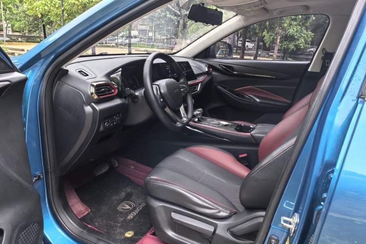 Used CHANGAN OSHAN X5 2021 1.5T DCT Prestige Edition Interior 4