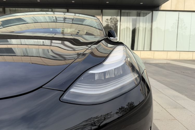 Used Tesla Model 3 2019 Long-Range Rear-Wheel-Drive Version