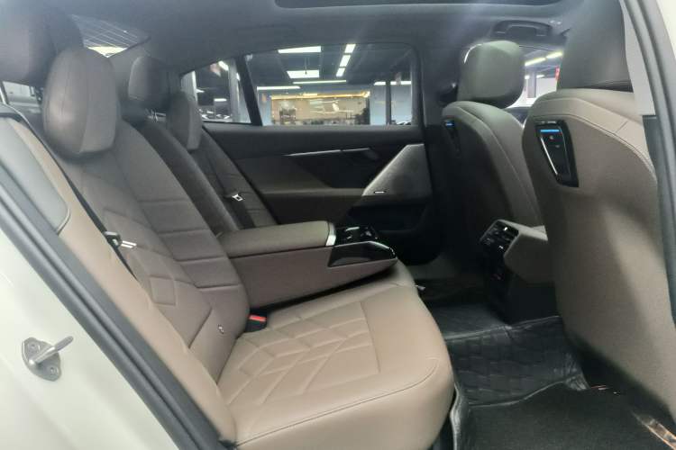 Used BMW 5 Series 2024 530Li Leading Luxury Package
