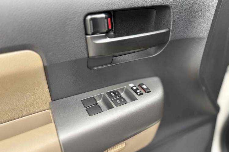 Used Toyota Sequoia 2015 5.7L Platinum U.S. Specification