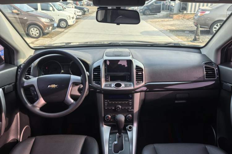 Used Chevrolet Captiva 2017 2.4L Two-Wheel Drive Luxury Edition 7 Seats
