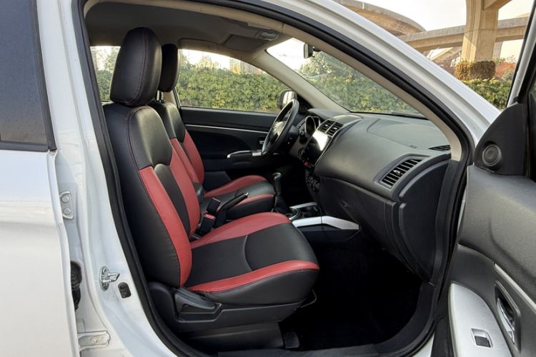Used Mitsubishi ASX 2016 1.6L Manual Two-Wheel Drive Pioneer Edition
