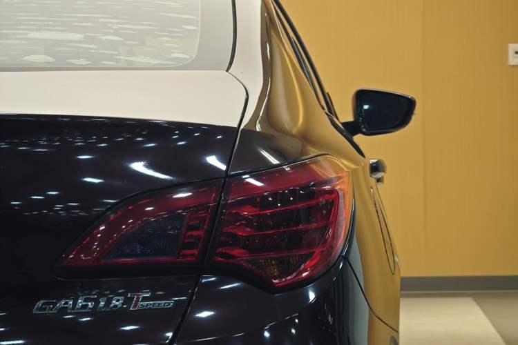 Used GAC Trumpchi GA6 2015 1.8T DCT Luxury Navigation Model Exterior 10