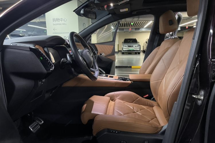 Used DS 7 2018 45THP Rivoli Pioneer Edition Interior 1