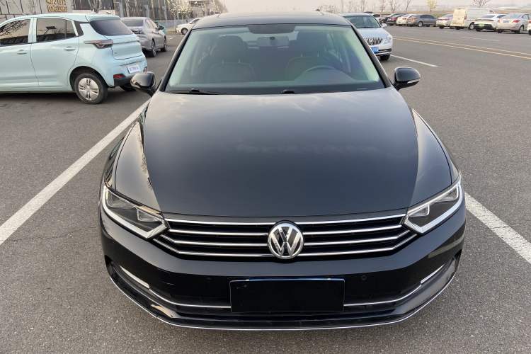 Used Volkswagen Magotan 2017 330TSI DSG Leading Model
