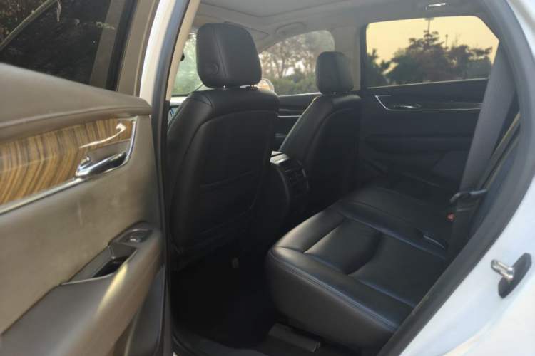 Used Cadillac XT5 2018 25T Luxury Model