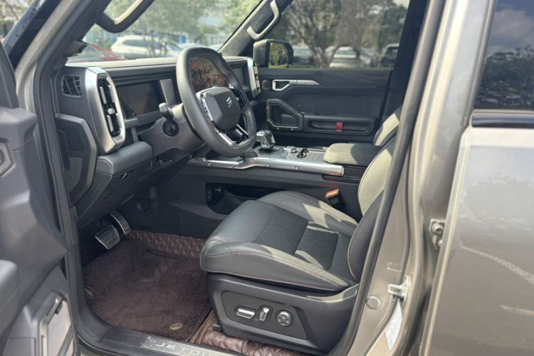 Used JETOUR Traveler C-DM 2024 C-DM 208KM Mountain & Wilderness Edition
