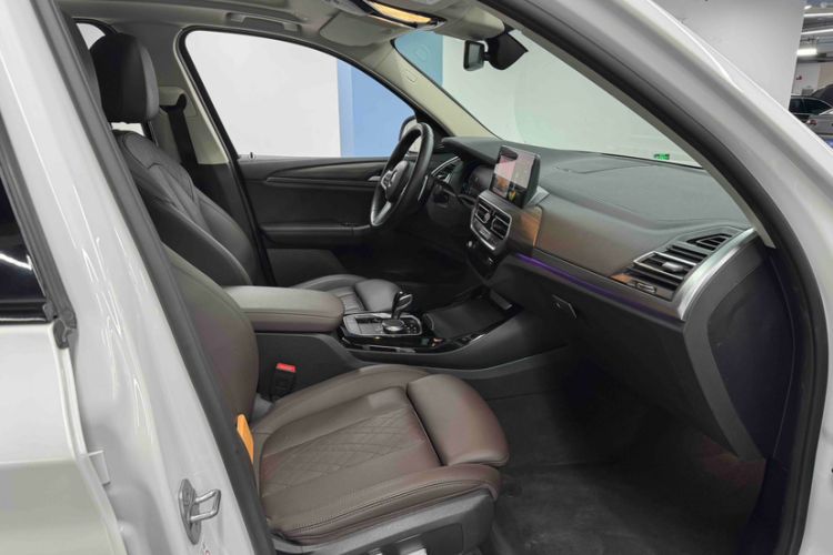 Used BMW X3 2022 xDrive30i Luxury Model M Night Sky Package Interior 9