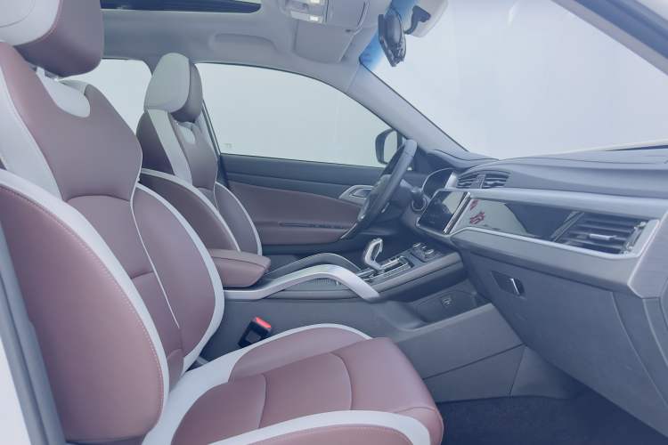 Used Geely Auto Emgrand X7 Sport 2022 1.8TD DCT Zhiya Trim