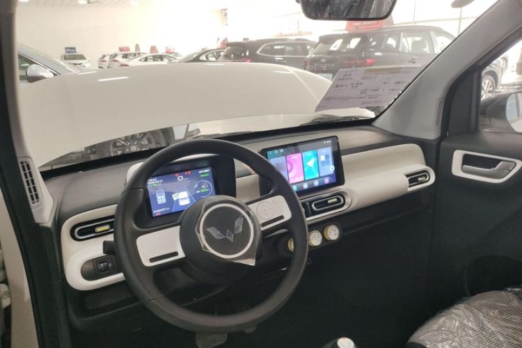 Used Wuling Hongguang MINIEV 2024 3rd Generation 215km Youth Edition