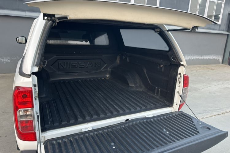 Used Nissan Navara 2017 2.5L Automatic 2WD Luxury Edition QR25