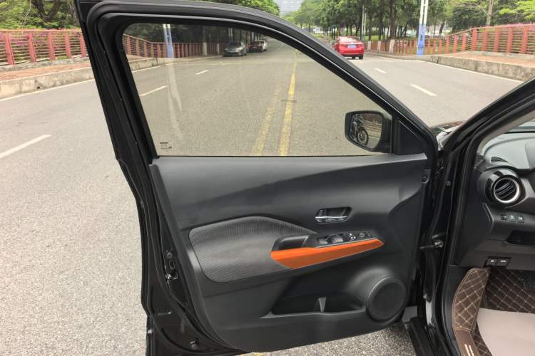 Used Nissan Kicks 2020 1.5L XL CVT Cool Enjoyment Edition Interior 8