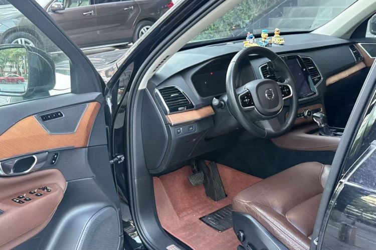 Used Volvo XC90 2019 T6 Zhiyi Edition 7-Seater China VI Standard
