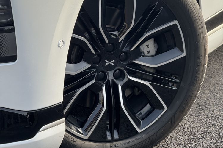 Used XPeng G9 2025 625 Long-Range Max Exterior 1