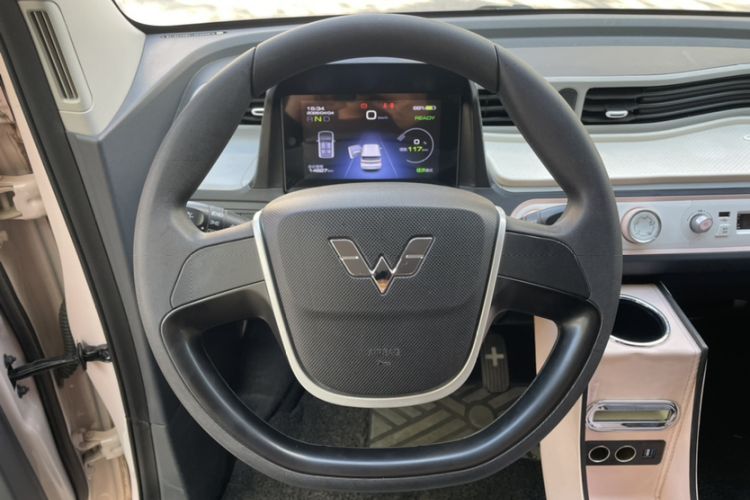 Used Wuling Hongguang MINIEV 2022 Macaron Premium Model – Lithium Iron Phosphate Steering Wheel