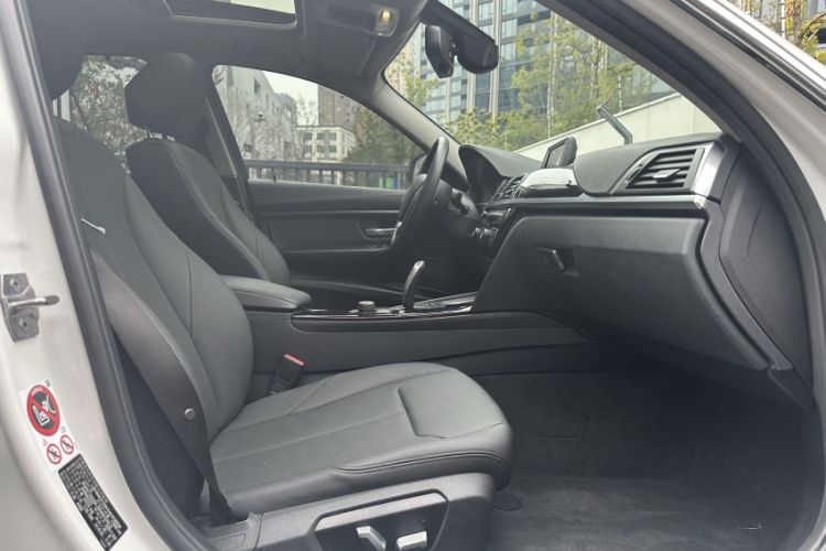 Used BMW 3 Series 2017 320Li Fashion Model
