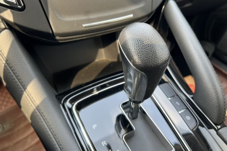 Used Dongfeng Aeolus AX7 2018 Classic 1.6T Automatic Luxury Model
