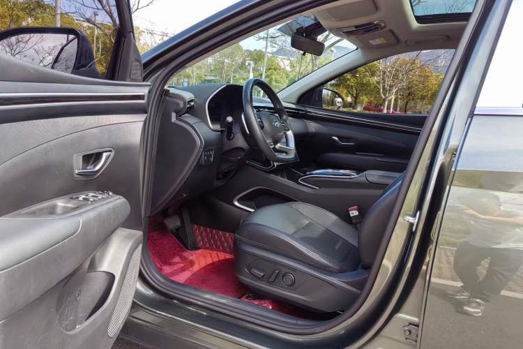 Used Hyundai Tucson 2023 Tucson L 1.5T Automatic Two-Wheel Drive DLX Luxury Edition Interior 1