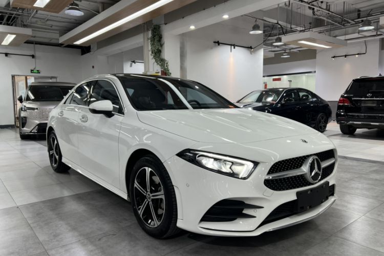 Used Mercedes-Benz A-Class 2022 Revised Version A 200 L Sport Sedan Fashionable Style Exterior 6