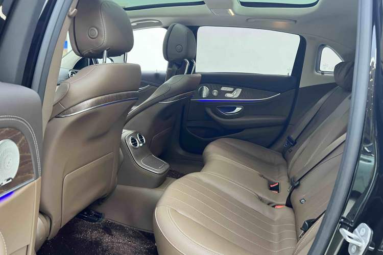 Used Mercedes-Benz E-Class 2023 E 300 L Luxury Model Interior 7
