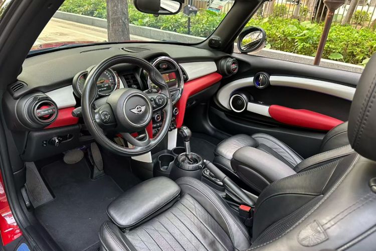 Used MINI 2016 2.0T COOPER S CABRIO Interior 2