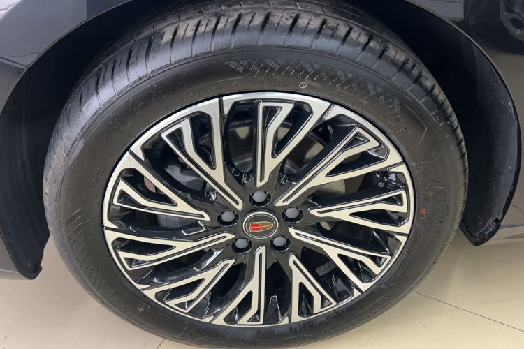 Used Hongqi H5 2025 2.0T Automatic Flag Edition – 500 000 Units Commemorative Version Exterior 4