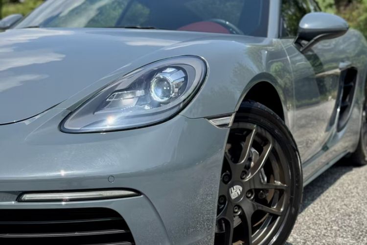 Used Porsche 718 2016 Cayman 2.0T
