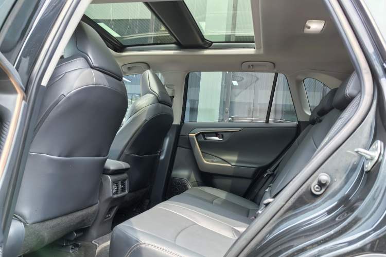 Used Toyota Wildlander 2024 2.0L CVT Two-Wheel Drive Luxury PLUS Edition