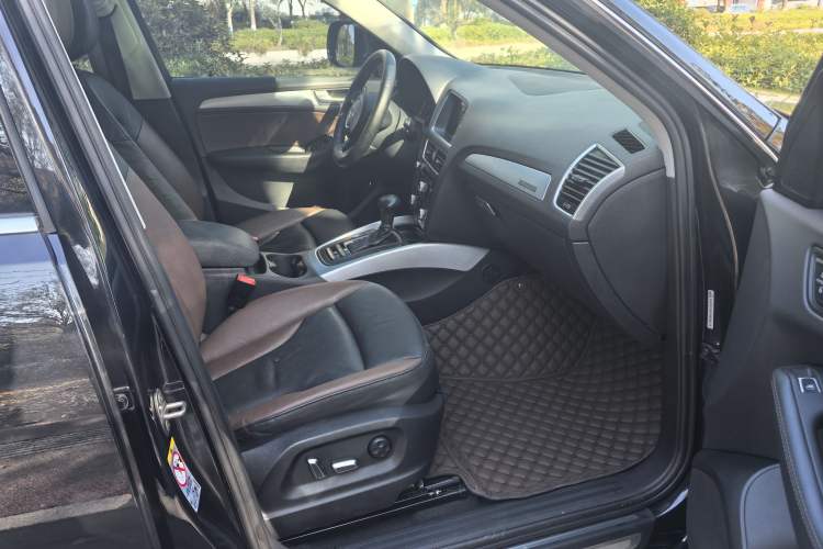 Used Audi Q5 2017 Plus 40 TFSI Technology Model