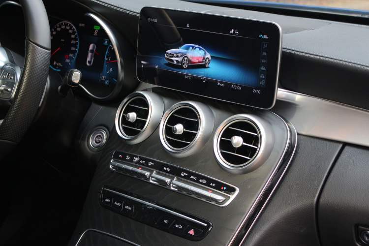 Used Mercedes-Benz C-Class 2019 C 260 Coupe Interior 3