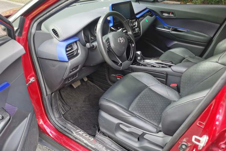 Used Toyota IZOA 2018 2.0L Yichi Version China VI Standard
